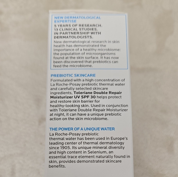 La Roche Posay Toleriane Double Repair Face Moisturizer UV Broad Spectrum SPF 30 - Picture 7 of 10